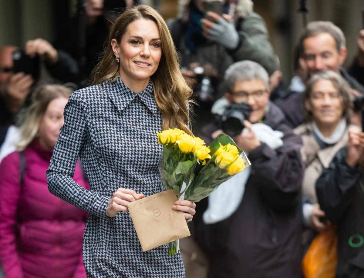 كيت ميدلتون تعيد ابتكار إطلالتها الكلاسيكية بحقيبة جديدة