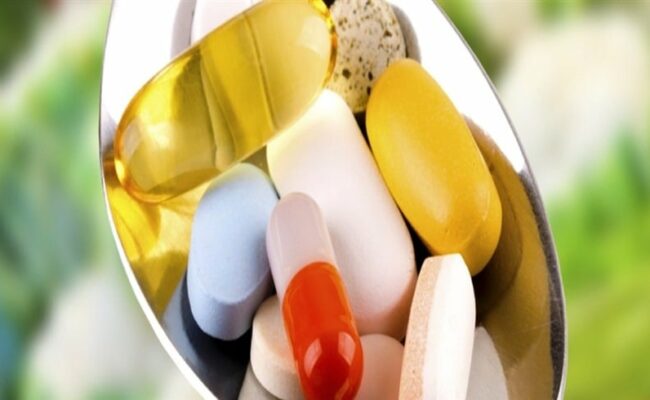 خبراء يحذرون من مخاطر الإفراط في المكملات الغذائية