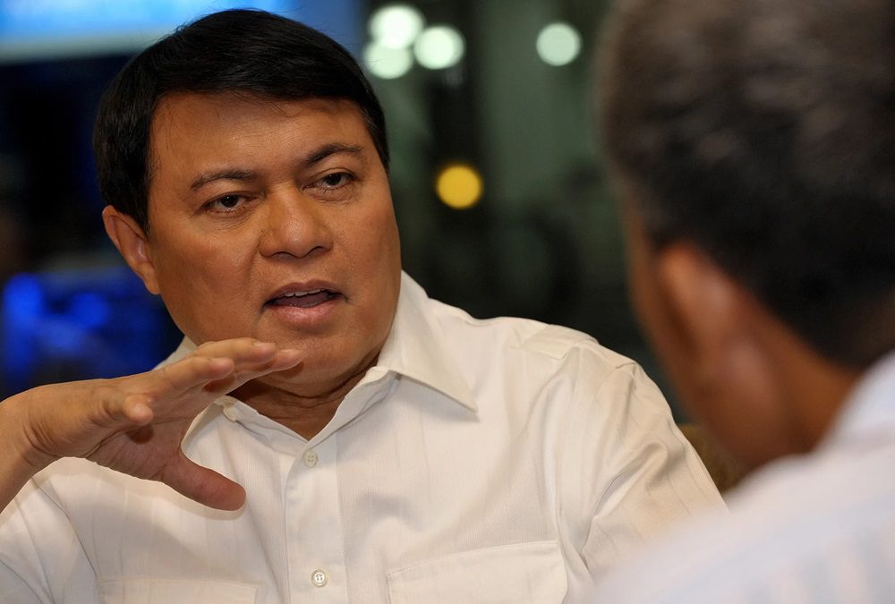 في 4 أيام فقط… الملياردير الفلبيني فيلار يخسر 18 مليار دولار!