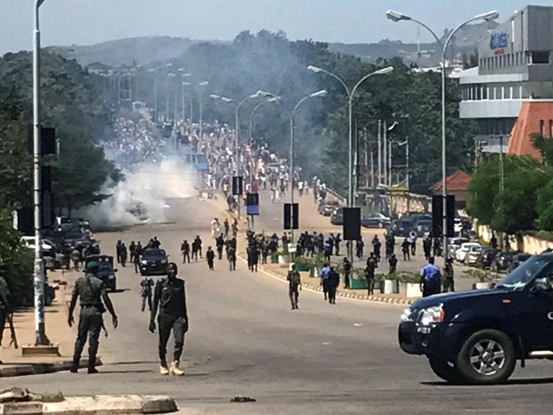 مقتل 200 شخص في اشتباكات عنيفة بين فصائل مسلحة في نيجيريا