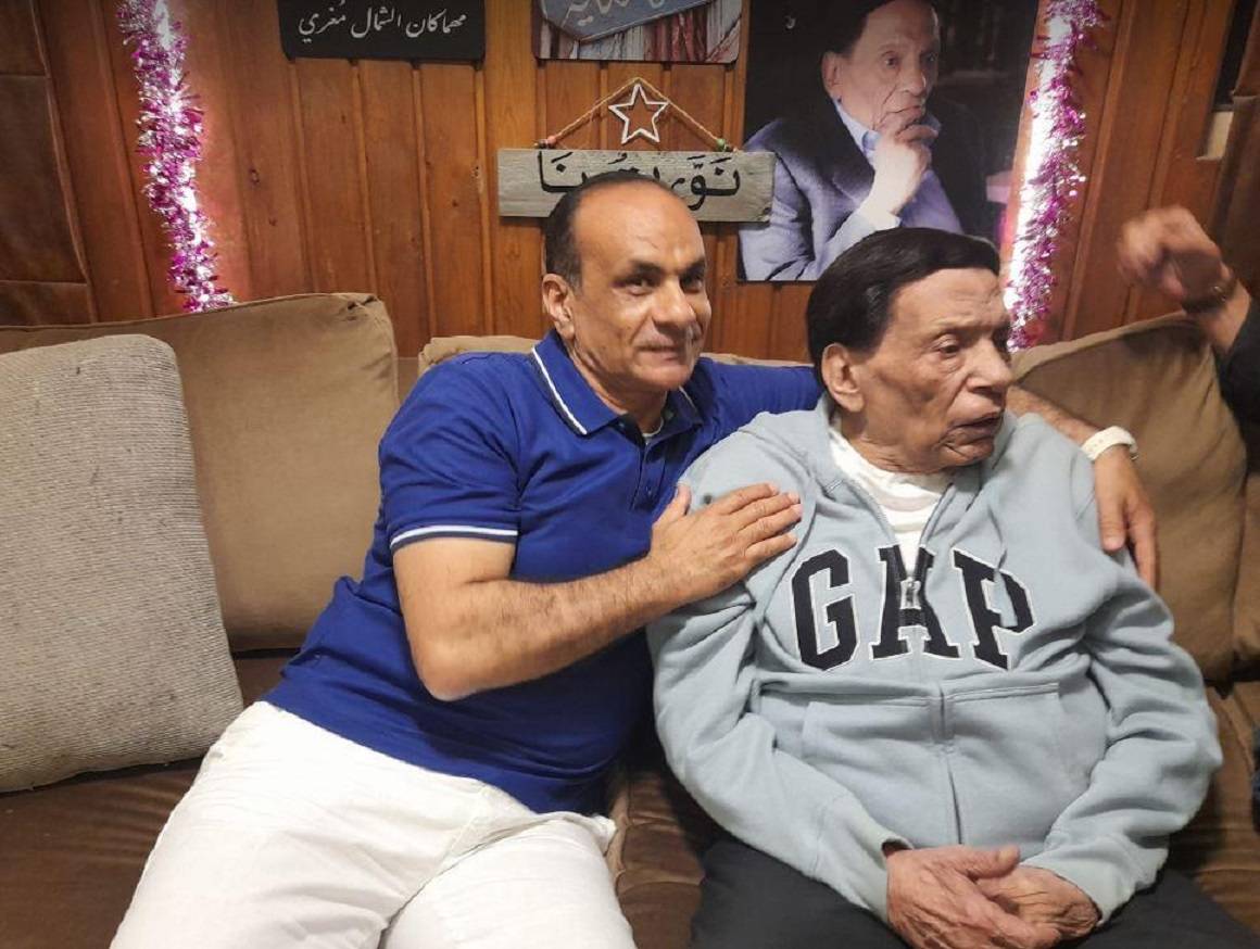 عادل إمام يحتفل بعيد ميلاده الـ83 وشقيقه يطمئن الجمهور