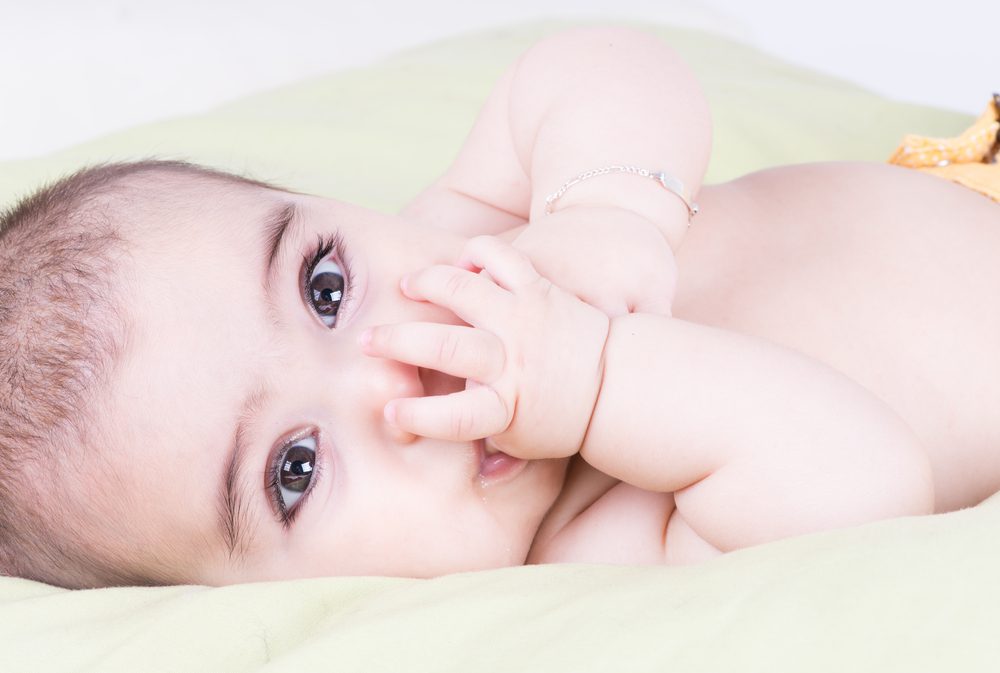 أطباء يطلقون جرس إنذار: عادة قديمة تقتل الرضع في الجزائر