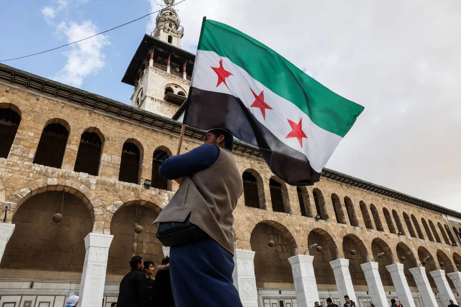 دول عربية تدين تفجير مسجد في حمص أثناء صلاة الجمعة