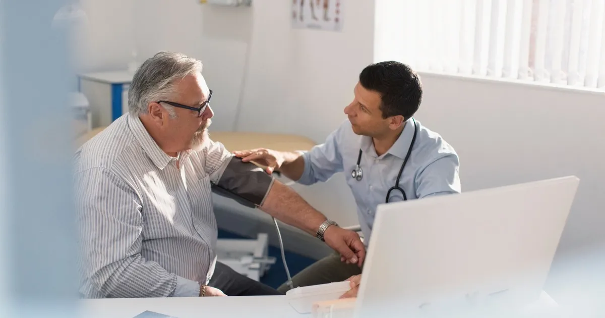 انخفاض ضغط الدم الانتصابي… مضاعفة محتملة بعد التعافي من الإنفلونزا