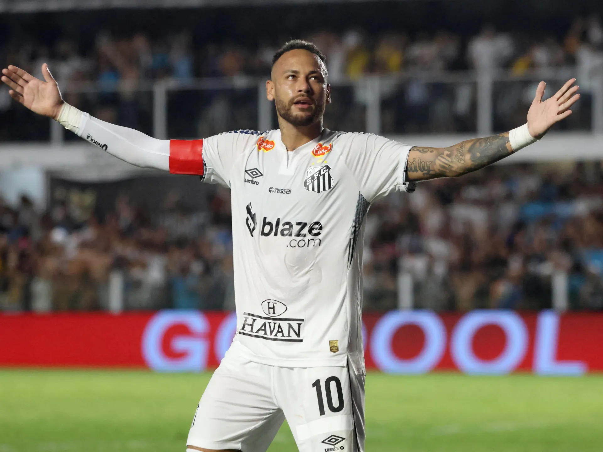 نيمار يخاطر بمستقبله الدولي لإنقاذ سانتوس من الهبوط ويستعد لجراحة عاجلة