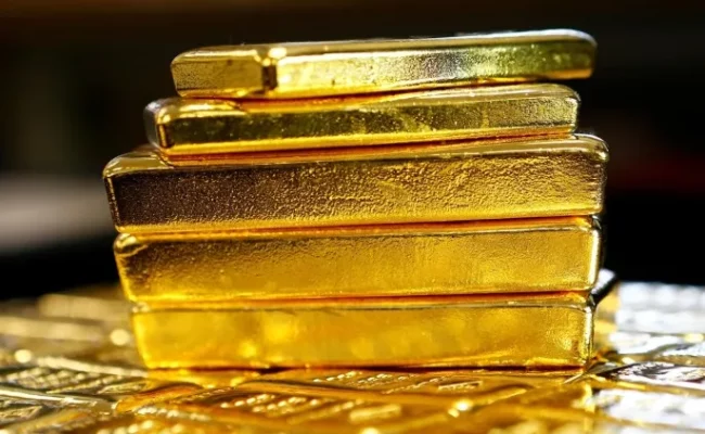 الذهب يصعد مع تزايد رهانات خفض الفائدة الأميركية وتراجع الدولار