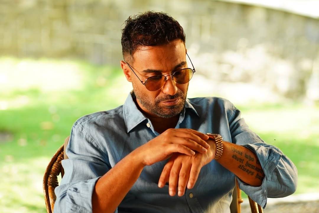 أحمد فهمي يحسم الجدل حول علاقته بأسماء جلال ويعتذر لهنا الزاهد