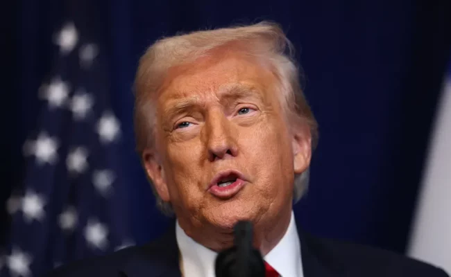 ترامب يلوّح بإنهاء ما تبقّى من "دولة الإرهاب" في إيران