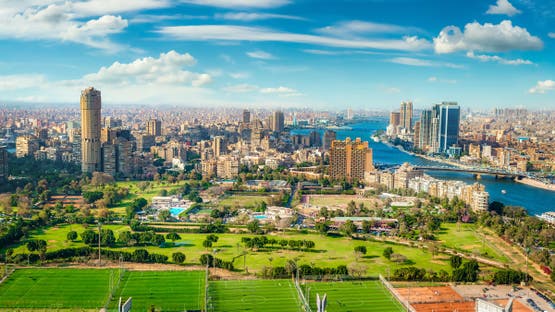 مصر تلزم صناديق التأمين الحكومية بالاستثمار عبر صناديق الأسهم المفتوحة