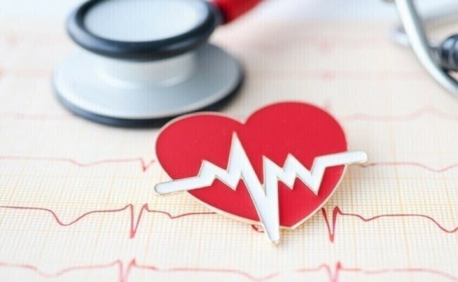 ليس التدخين وحده… عوامل اجتماعية تُسرّع شيخوخة القلب وترفع خطر الوفاة