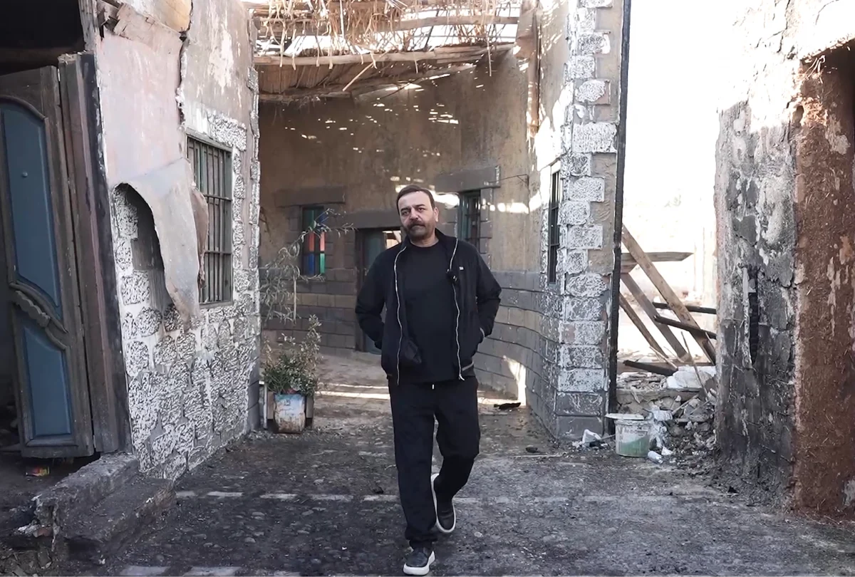 سامر المصري يتفقد موقع "النويلاتي" بعد الحريق ويعد بإعادة البناء