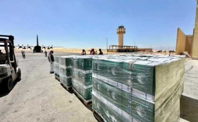 السعودية ترسل الطائرة الإغاثية الـ75 لدعم سكان غزة