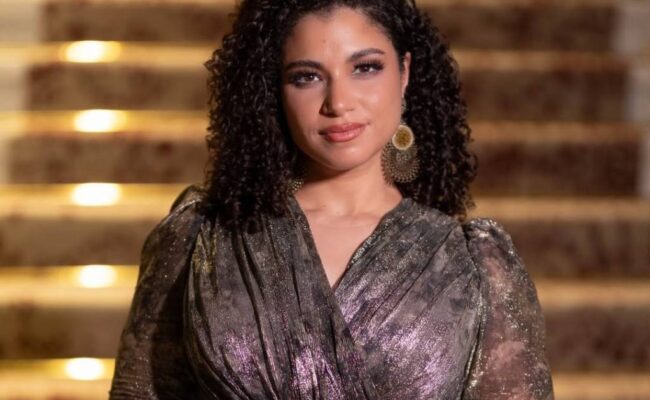 نسمة محجوب الصوت الغنائي لفيلم "الست" من أداء منى زكي