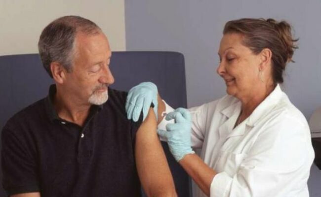 لقاح الهربس النطاقي قد يبطئ الشيخوخة البيولوجية لدى كبار السن