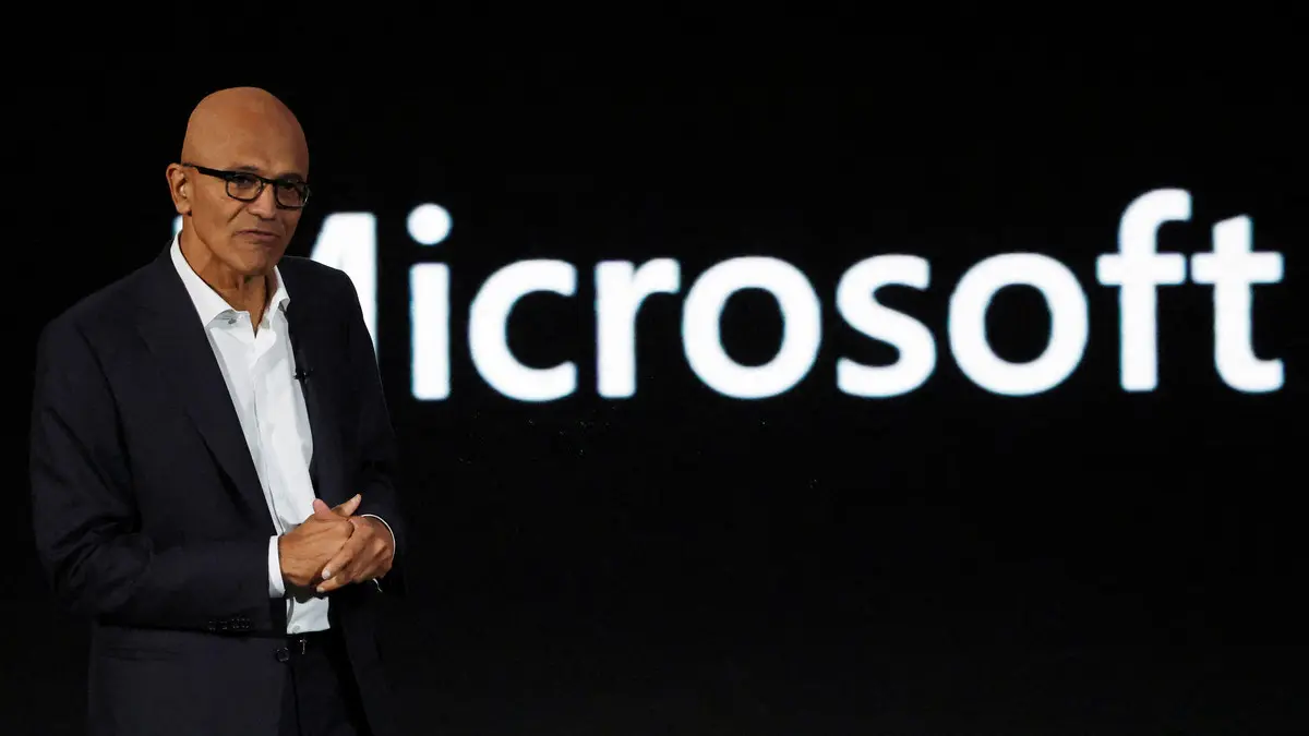 ناديلا يطالب بإعادة النظر في دور الذكاء الاصطناعي: أداة لتعزيز قدرات الإنسان لا استبداله