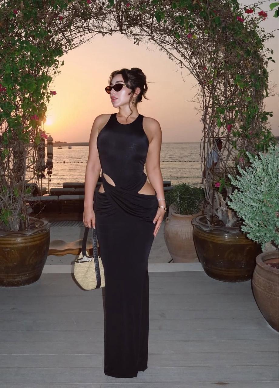 فساتين الـCut Out… جرأة مدروسة تهيمن على إطلالات النجمات العربيات