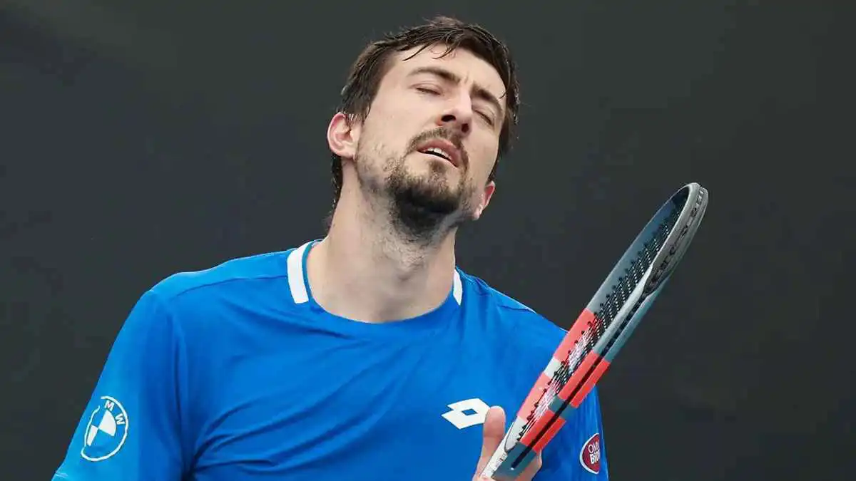 لحظة غفلة تحرم أوفنر من أستراليا المفتوحة وباسافاردي يقتنص الفوز المثير