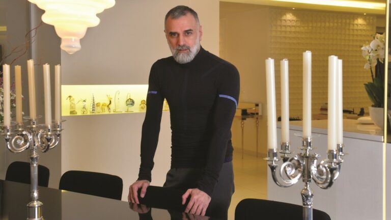 جورج حبيقة لربيع وصيف 2026: أنوثة رقيقة وتفاصيل تحاكي الحواس