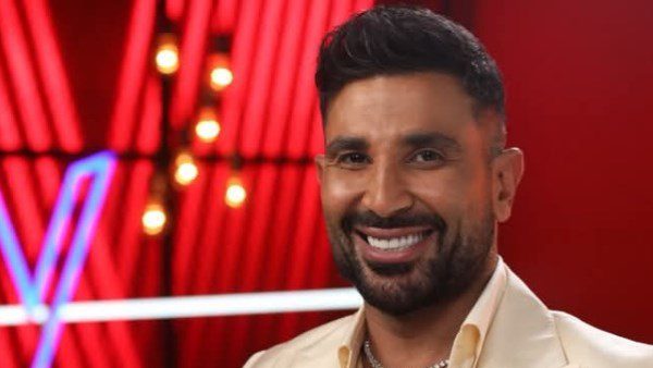 الأم بي سي توضح موقفها من تصريحات أحمد سعد في "ذا فويس"