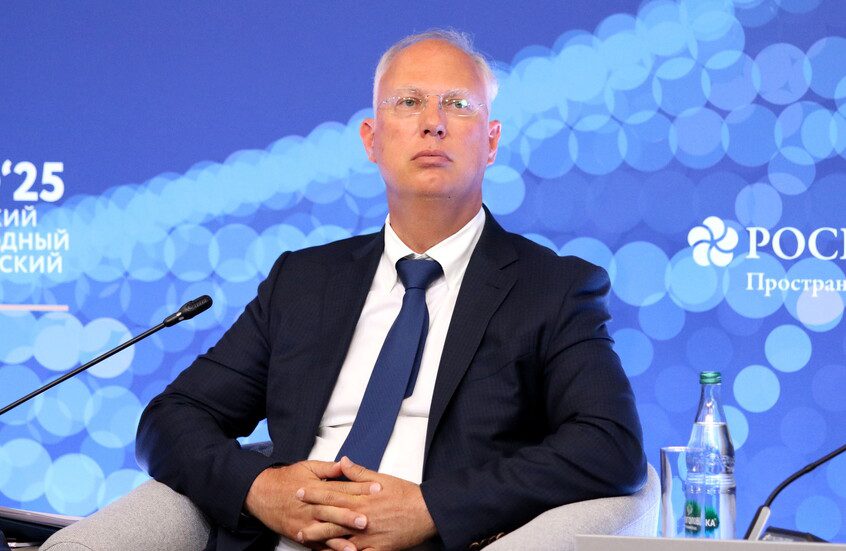 دميترييف يلمّح إلى حسم أميركي بشأن غرينلاند: هل يأتي دور كندا؟