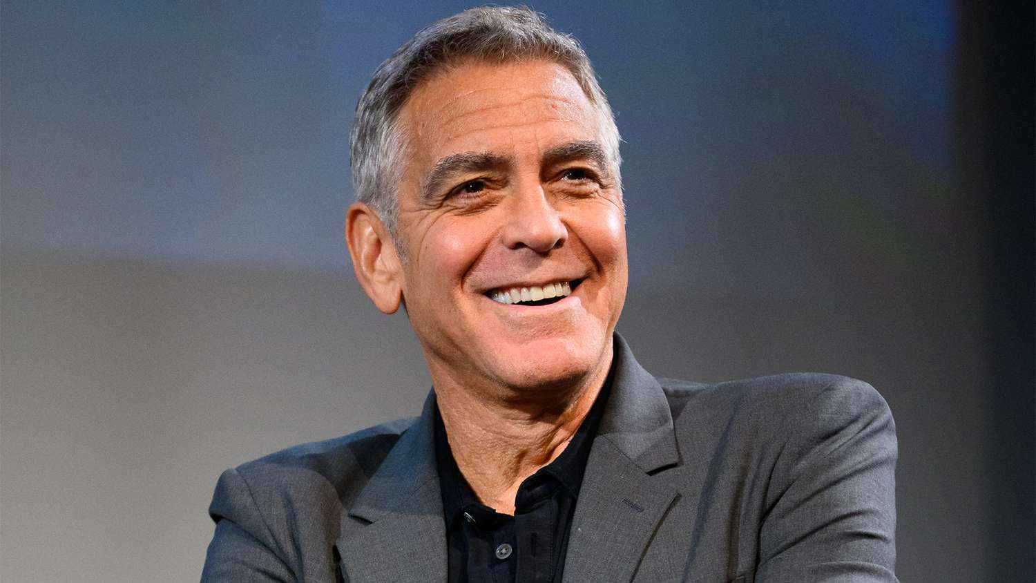 جورج كلوني يسخر من ترامب: «لنجعل أمريكا عظيمة مرة أخرى… ونبدأ في نوفمبر»