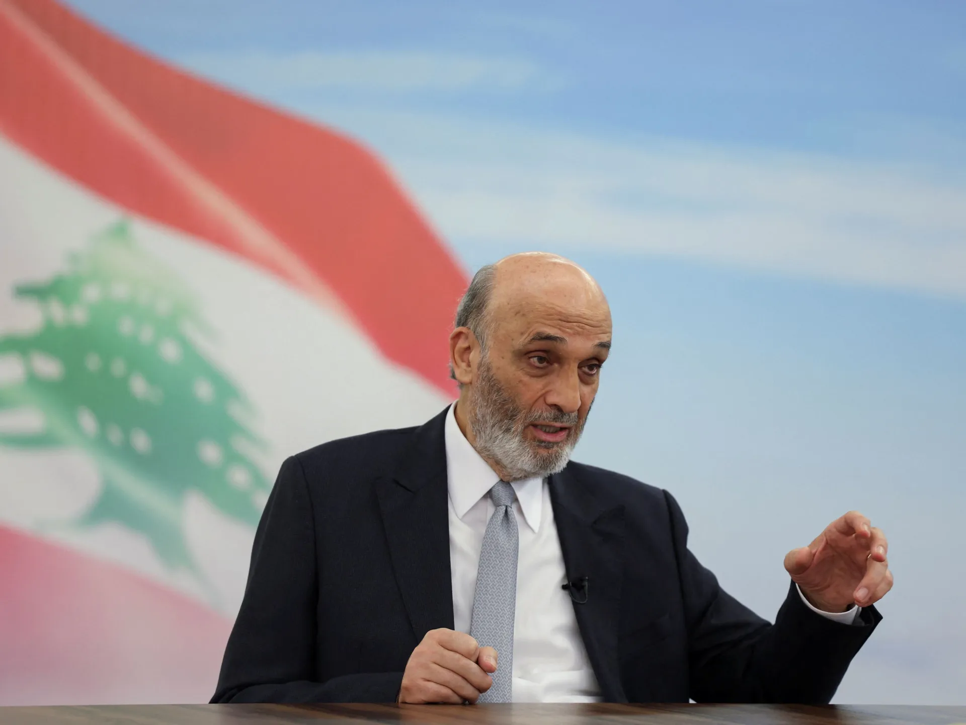 لبنان- جعجع يهنئ الرئيس عون بالذكرى السنوية الأولى لانتخابه ويشدّد على تحييد لبنان عن الصراعات الإقليمية