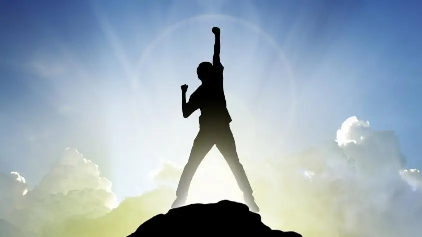 كيف تعرف أنك ناجح فعلاً؟ علامات لا تقاس بالأرقام