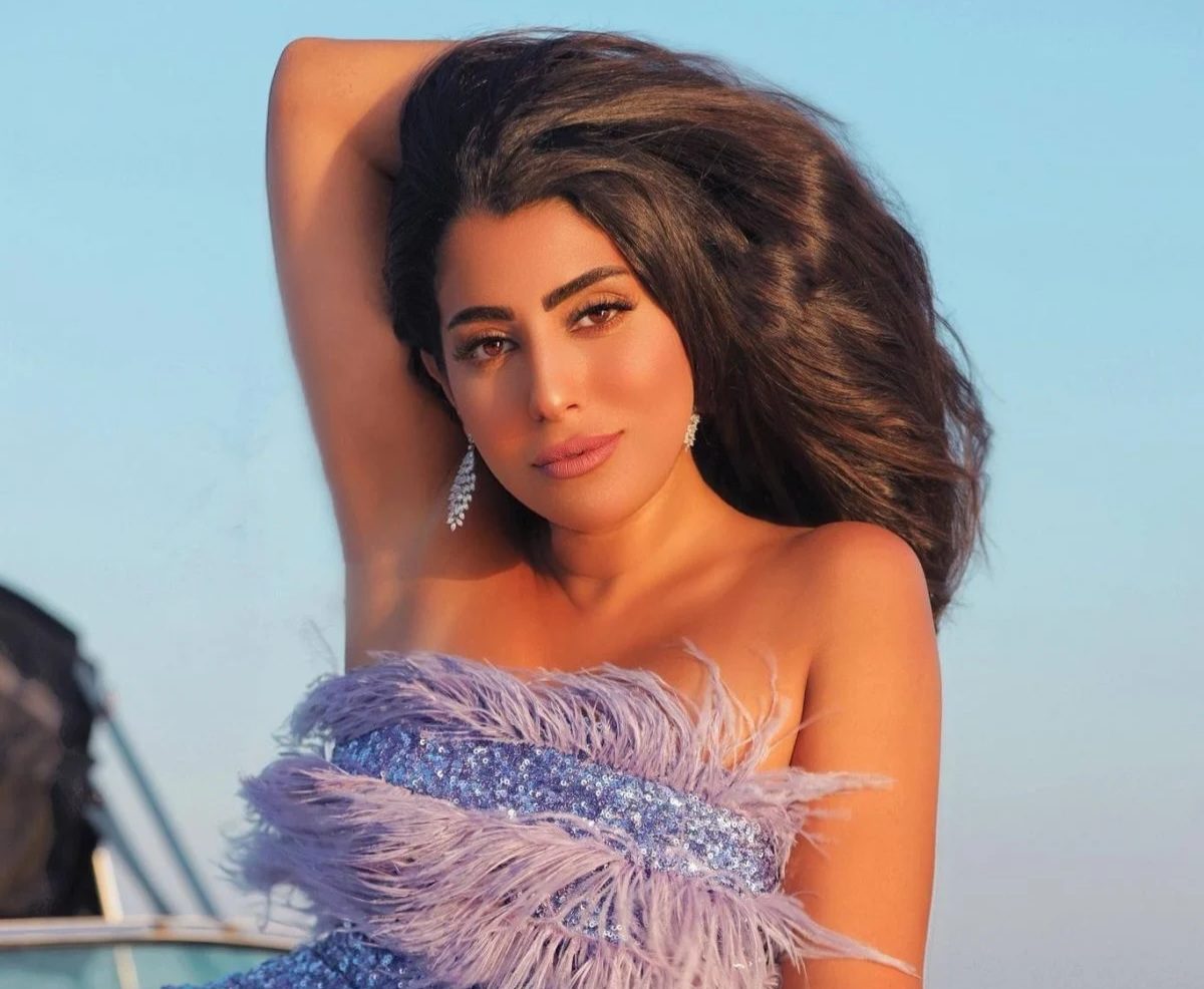 آيتن عامر تُشعل مواقع التواصل بصورة غامضة وتعليق ساخر يفتح باب التكهنات