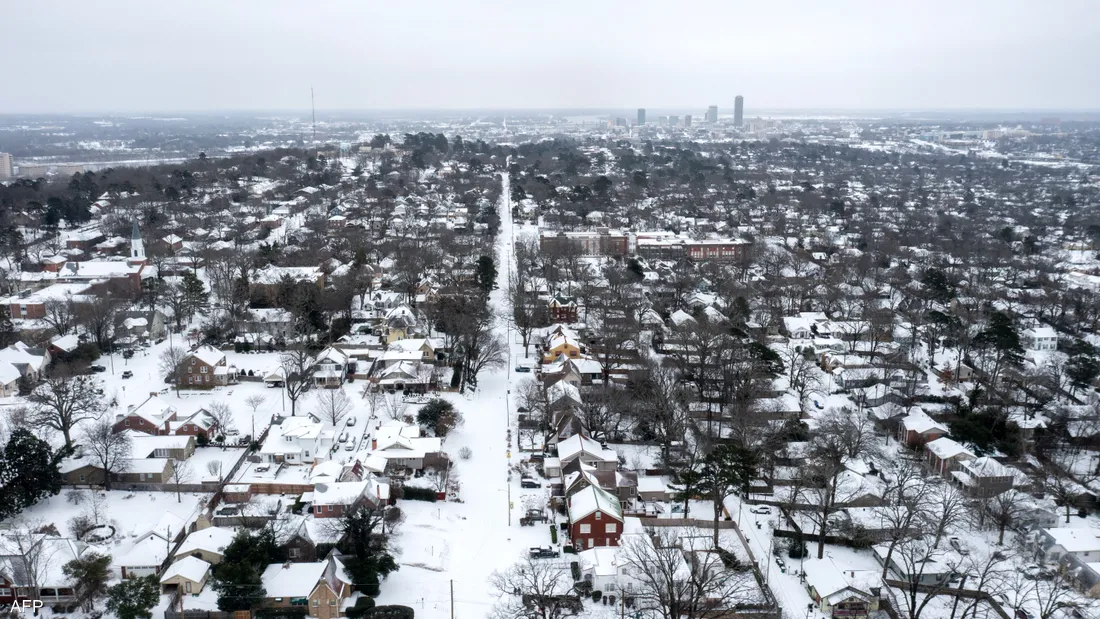 عواصف شتوية تاريخية تشلّ الطيران الأميركي وتقطع الكهرباء عن مئات الآلاف