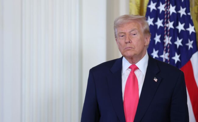 ترامب: آمل تفادي عمل عسكري ضد إيران وعدم استخدام السفن الحربية 