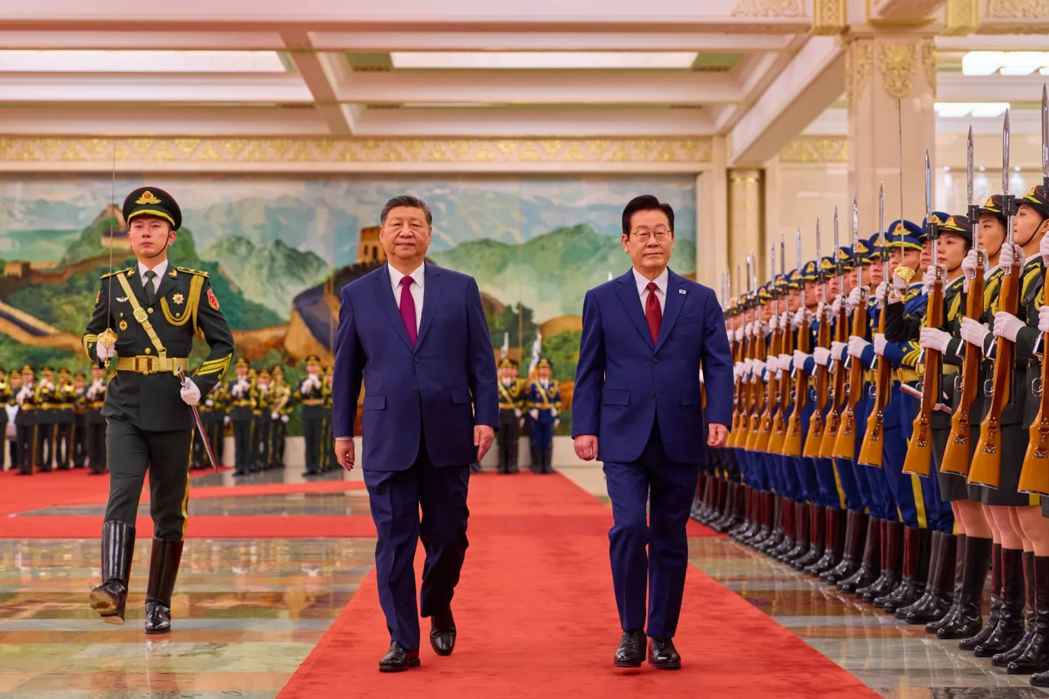 رئيس كوريا الجنوبية يطلب من الصين التوسط مع بيونغ يانغ ويؤكد تحسّن الثقة مع بكين