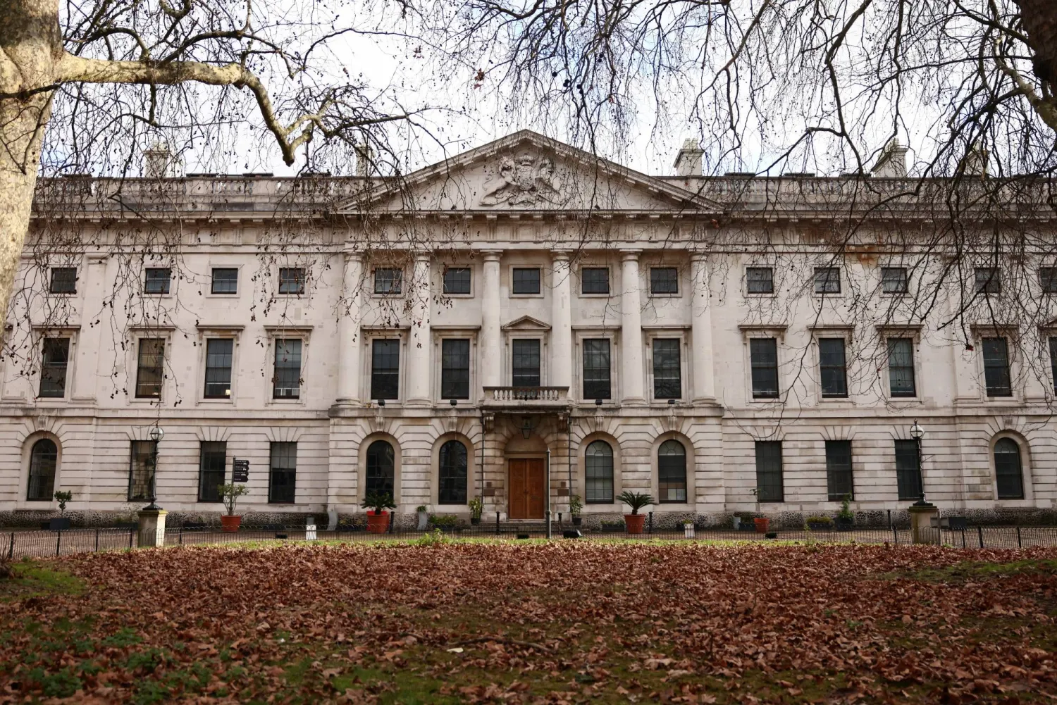 بريطانيا توافق على سفارة صينية ضخمة في لندن رغم تحذيرات أمنية وبرلمانية