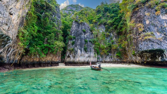 تراجع أعداد السياح في تايلاند للمرة الأولى منذ سنوات