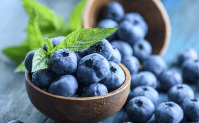 أطعمة غنيّة بمضادات الأكسدة قد تتفوّق على التوت الأزرق