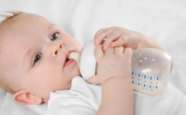 الولايات المتحدة تسجل تسمم عشرات الأطفال بحليب مجفف ملوث