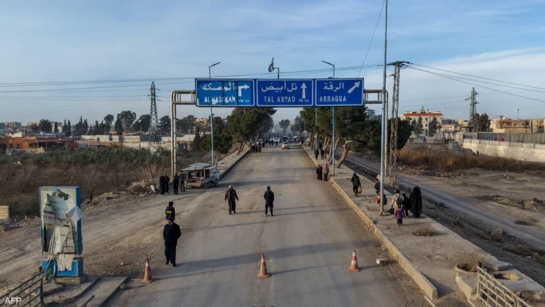 تفاهمات بين الحكومة السورية وقسد لوقف العمليات العسكرية ودمج القوات