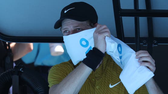 حرارة قياسية تعلّق مباريات أستراليا المفتوحة وتربك مواجهة سينر