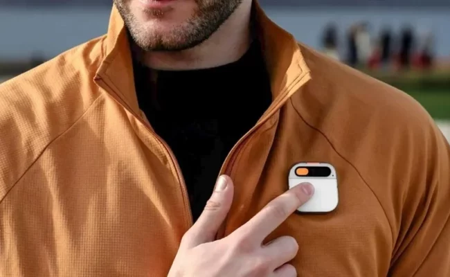 آبل تدخل سباق "الدبابيس الذكية" بالذكاء الاصطناعي: تجربة جديدة للأجهزة القابلة للارتداء