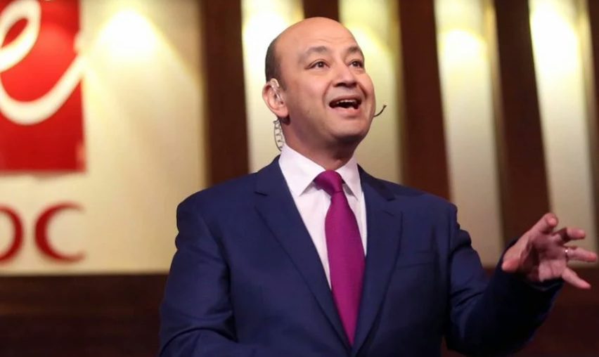 عمرو أديب يضع حدًا للجدل حول حياته الشخصية: الخصوصية خط أحمر