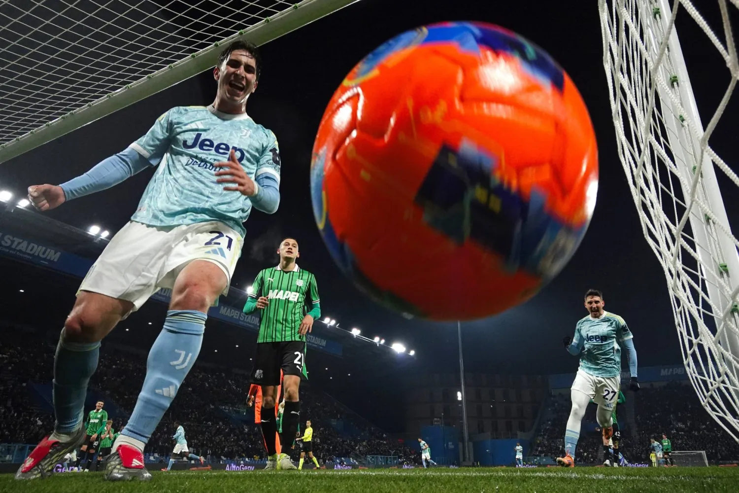 يوفنتوس يسحق ساسولو 3-0 وجوناثان ديفيد يحرز هدفه الأول في الموسم