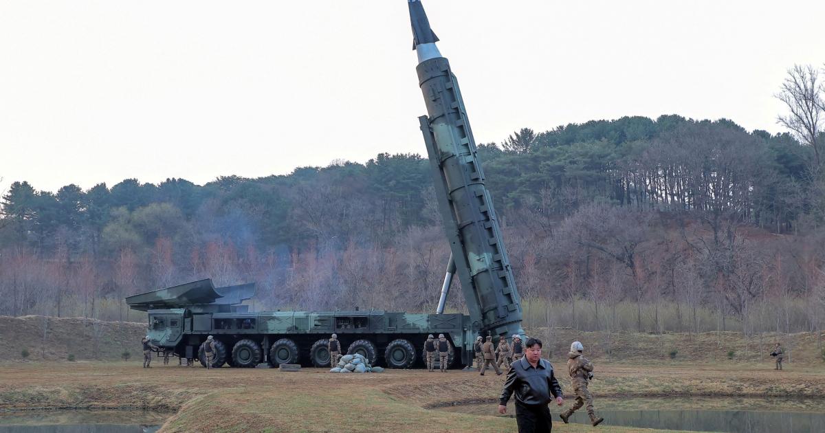 كوريا الشمالية تختبر صواريخ فرط صوتية وتعزز قدراتها النووية قبيل مؤتمر سياسي كبير