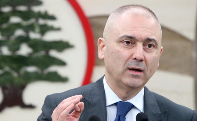 لبنان- محفوض يطالب بترحيل السفير الإيراني بسبب مخالفته للقوانين