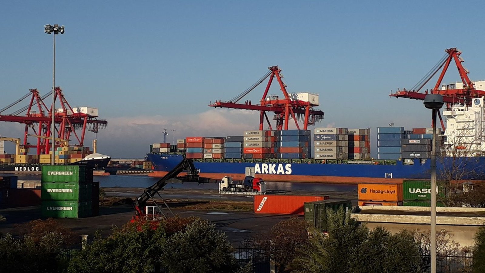 سوريا تعيد تشغيل قطار الحبوب بين اللاذقية وحلب بعد 15 عامًا