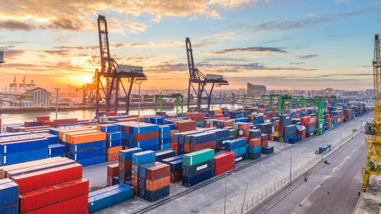 المغرب يفتح تحقيقًا لبحث تمديد رسوم الحماية على صفائح الصلب