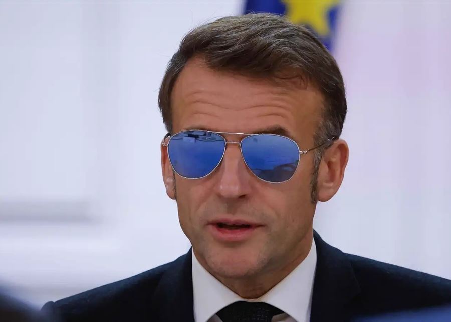 نظارة ماكرون الزرقاء في دافوس تتحول إلى "ظاهرة تسويقية" عالمية