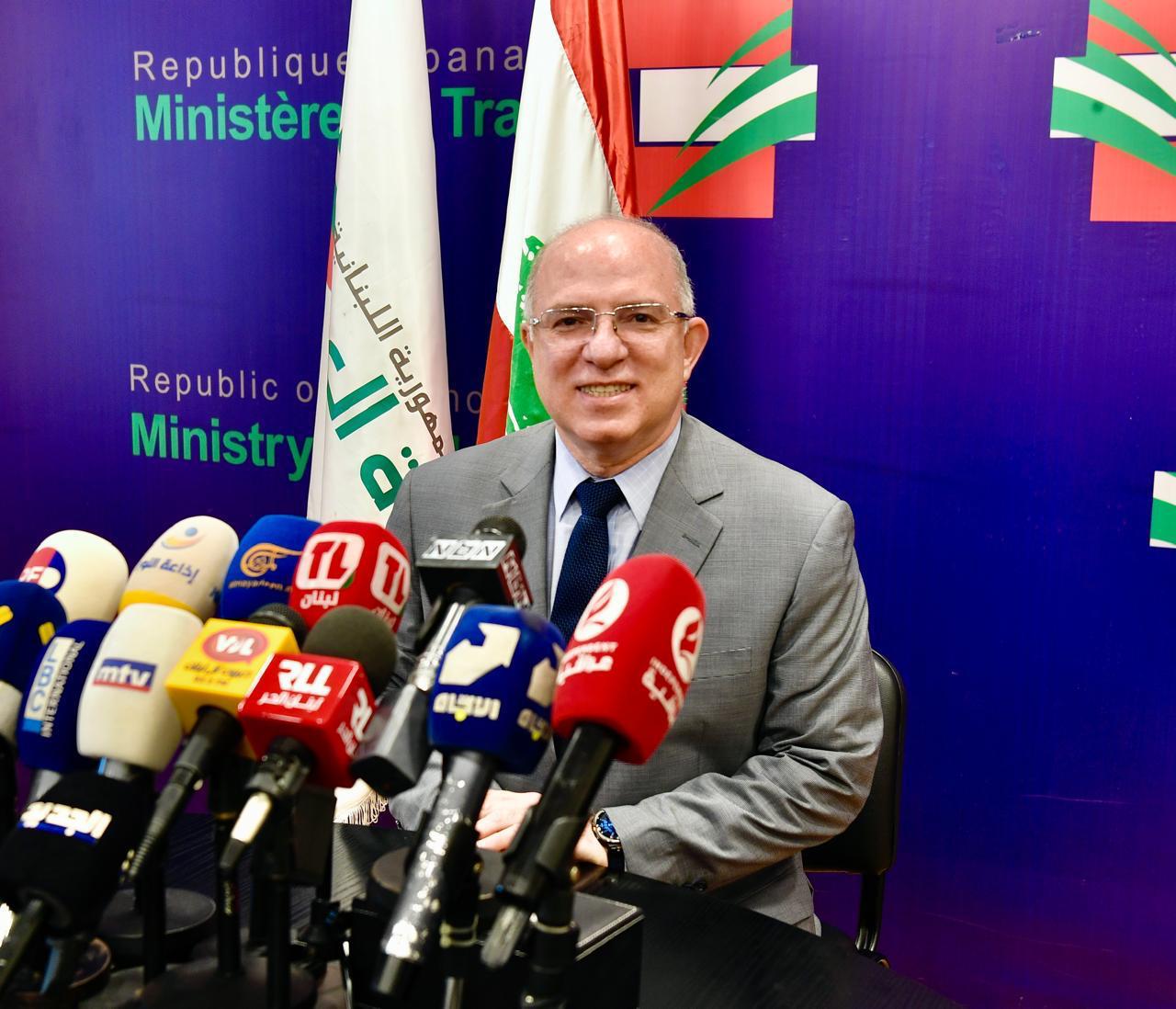 لبنان- وزير العمل يحذر من التوظيف غير القانوني