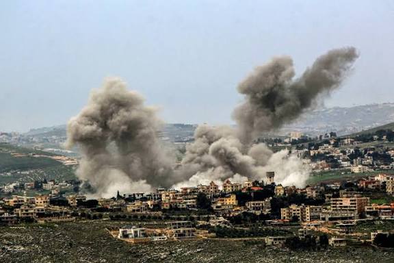لبنان- تصعيد إسرائيلي جنوباً وحراك رسمي لبناني لاحتواء التداعيات