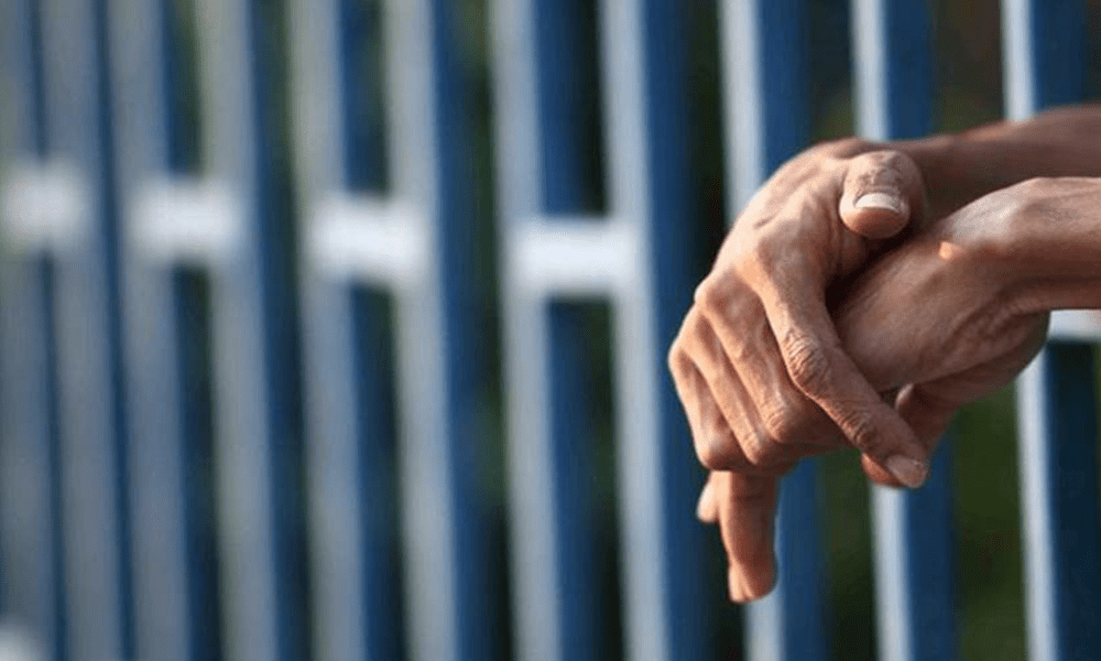 أهالي معتقلين لبنانيين في السجون السورية يطلقون نداءً