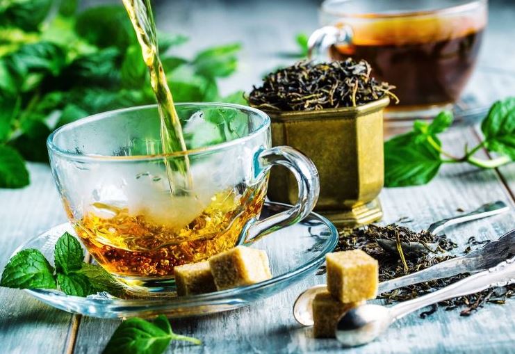 شاي الأعشاب: طريقة طبيعية للاسترخاء وتحسين جودة النوم