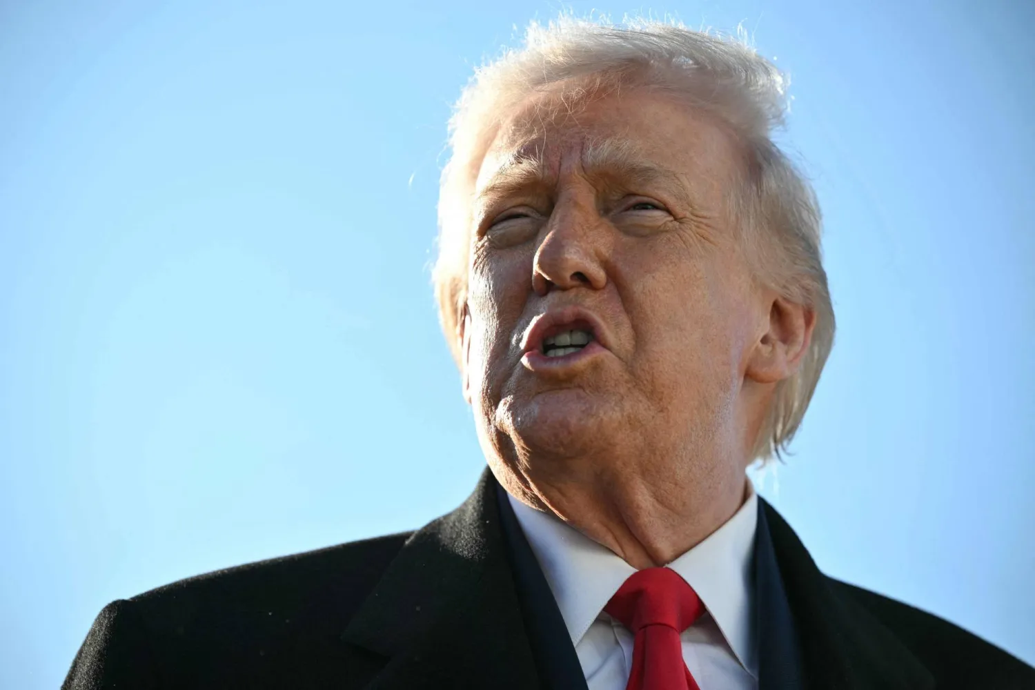 ترمب يعلن مشاركته «غير المباشرة» في محادثات جنيف